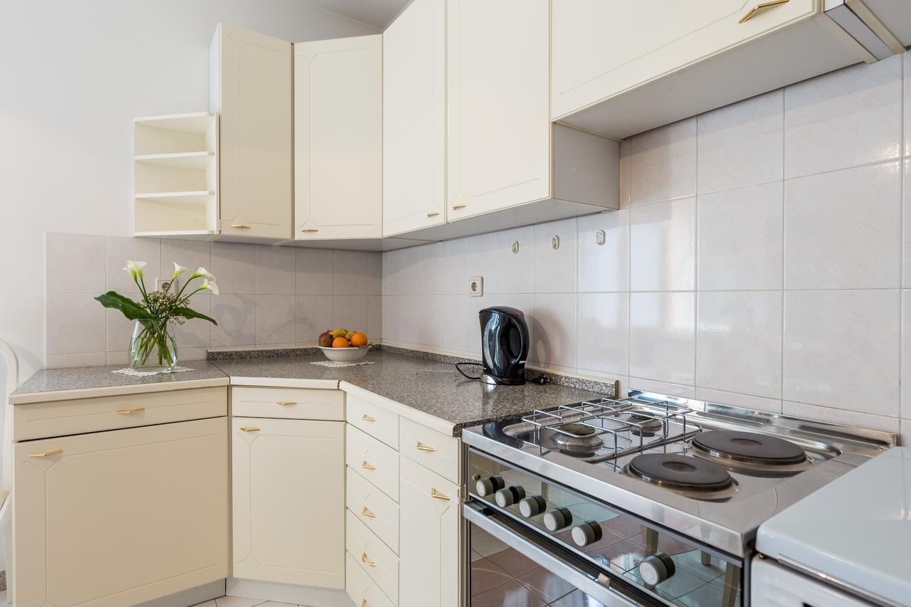 Rona Apartments Ani Ičići Exteriér fotografie