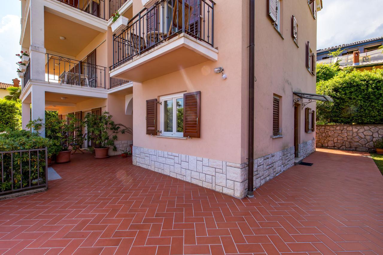 Rona Apartments Ani Ičići Exteriér fotografie