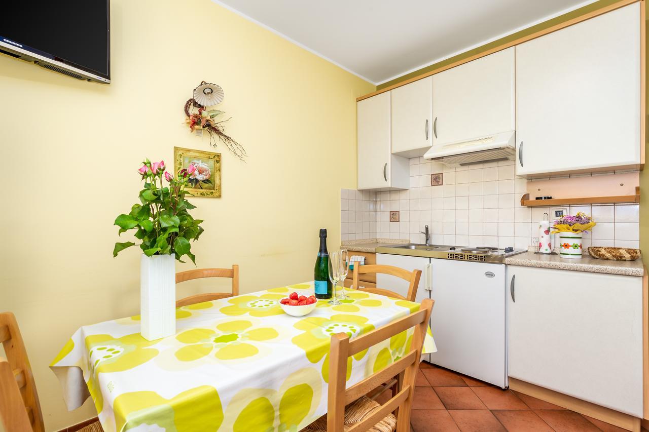 Rona Apartments Ani Ičići Exteriér fotografie