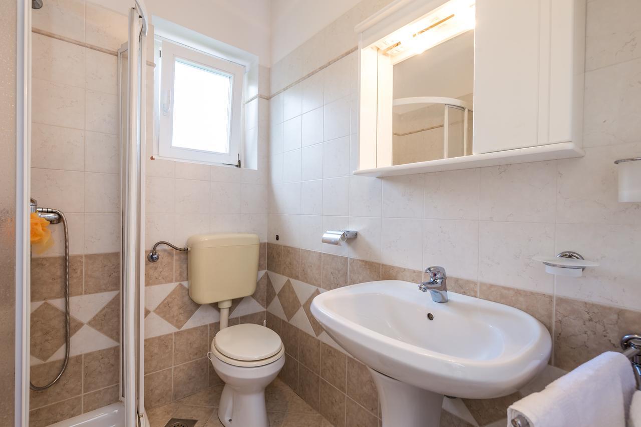 Rona Apartments Ani Ičići Exteriér fotografie