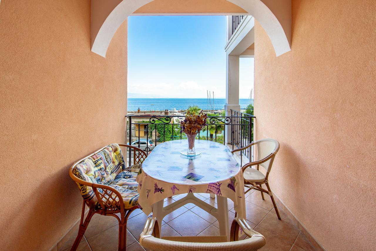 Rona Apartments Ani Ičići Exteriér fotografie