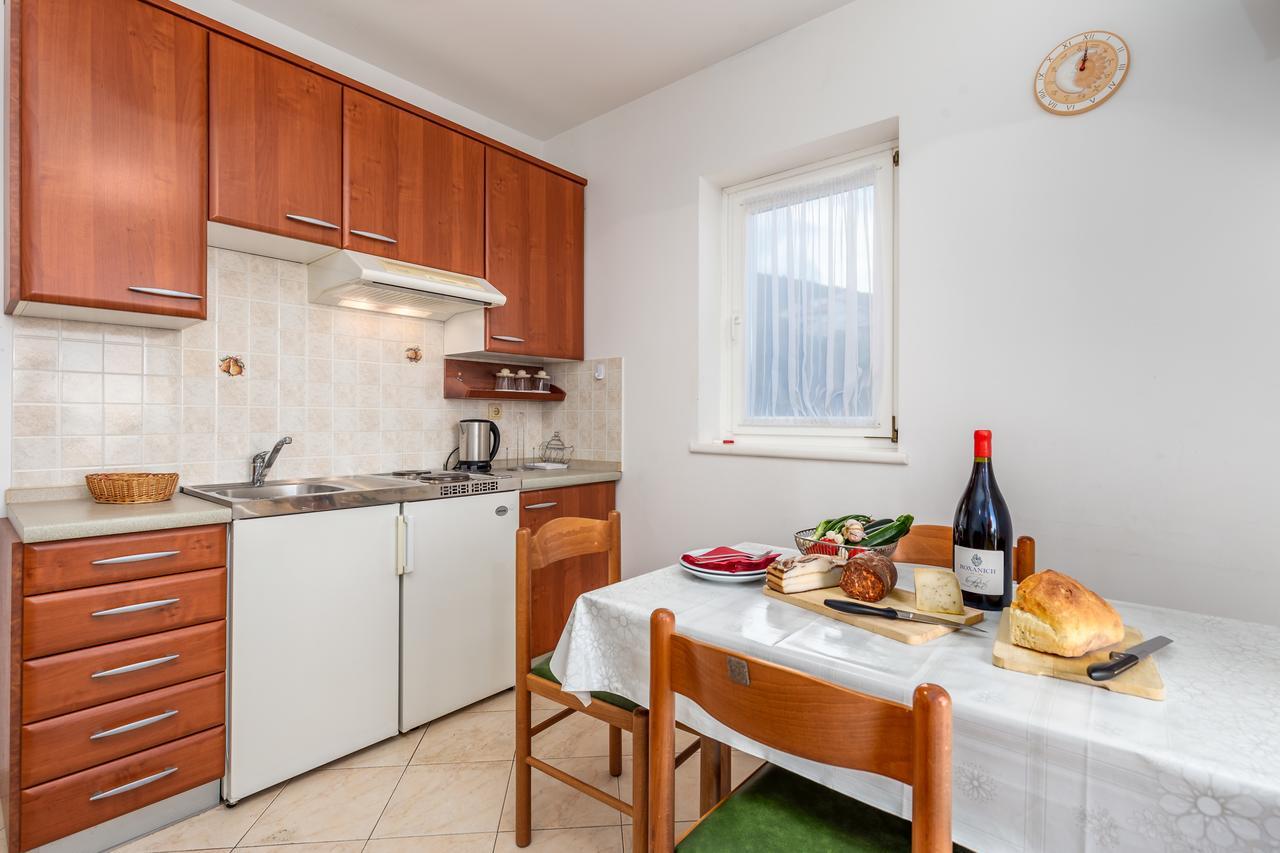 Rona Apartments Ani Ičići Exteriér fotografie